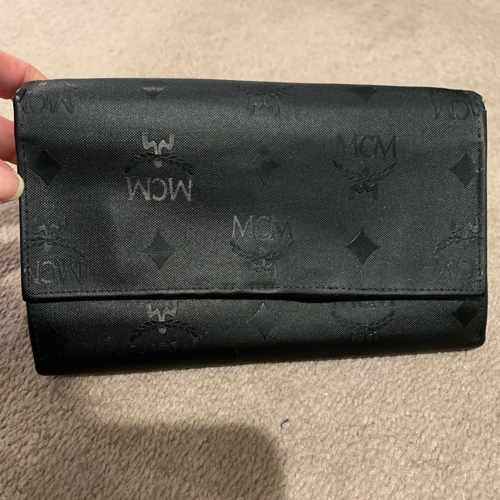 Authentic MCM Leather Wallet (Pre-Owned)